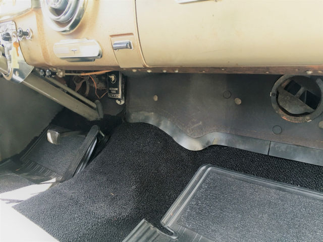 1952 Pontiac Chieftain 2 Door Sedan - photo 13