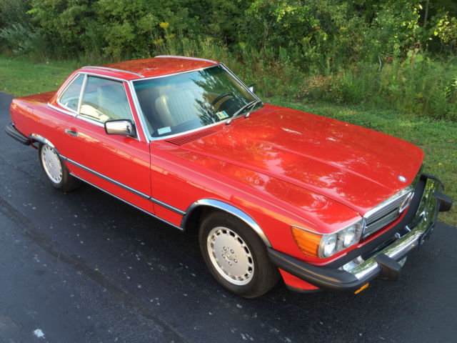 Beautiful original condition, low miles, great color combo, southern car 1989 Mercedes-Benz SL-Class 2 door convertible with soft and hard tops