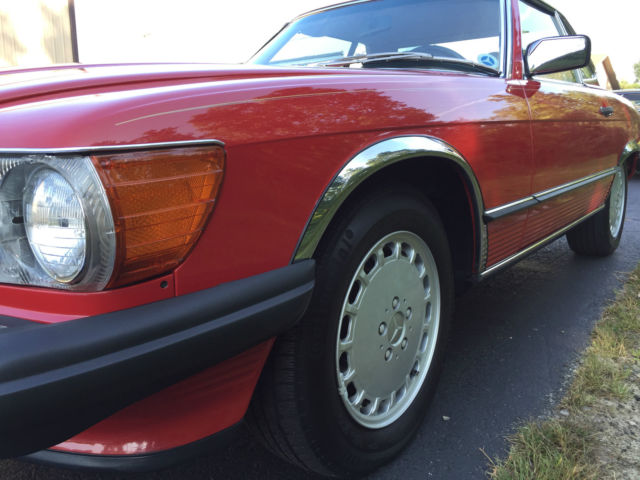 1989 Mercedes-Benz SL-Class 2 door convertible with soft and hard tops - photo 6
