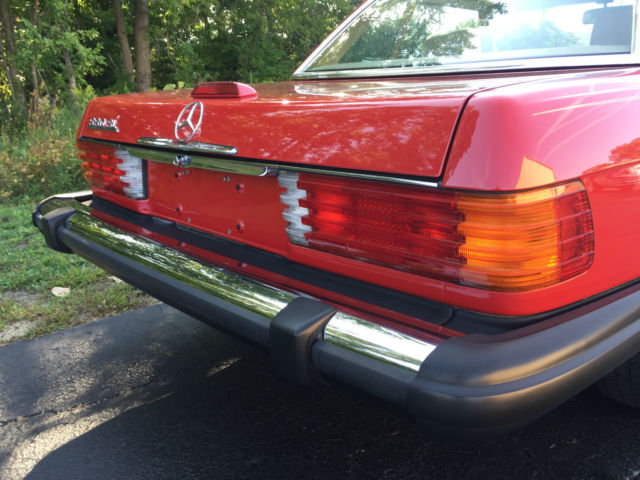 1989 Mercedes-Benz SL-Class 2 door convertible with soft and hard tops - photo 8