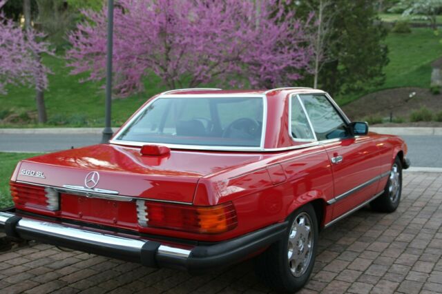 1987 Mercedes-Benz 500-Series 560SL Hard and Soft Top Convertible - photo 2