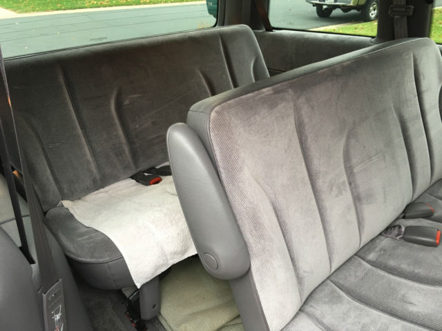 1994 Dodge Caravan ES Mini Passenger Van 3-Door - photo 6
