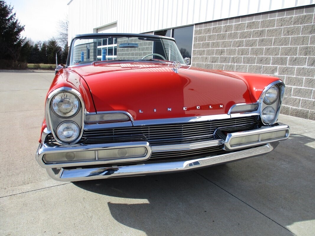 1957 Lincoln Premiere Convertible - photo 6