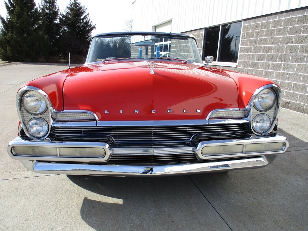 1957 Lincoln Premiere Convertible - photo 7