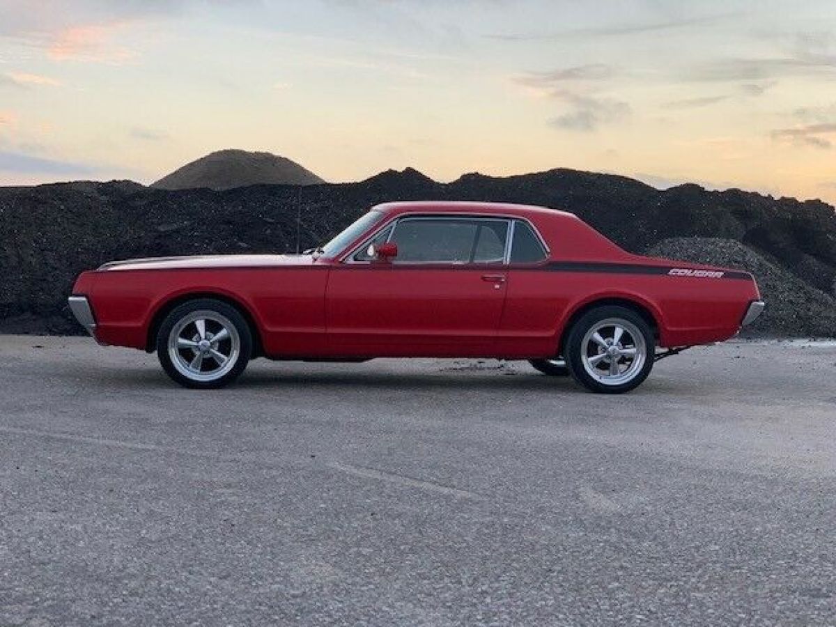 1967 Mercury Cougar - photo 2