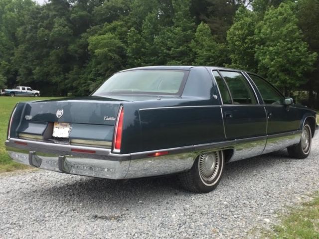 Beautiful Sage Green with Tan Leather ** Clean CarFax** 1994 Cadillac Fleetwood