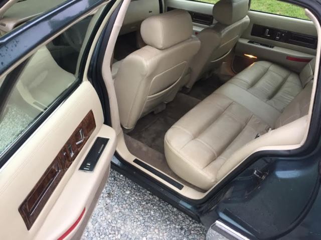1994 Cadillac Fleetwood - photo 11