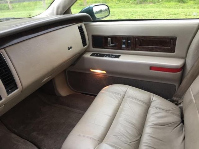 1994 Cadillac Fleetwood - photo 8