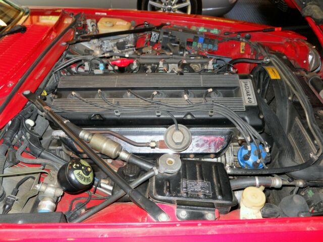 1993 Jaguar XJS with 5 speed manual transmission. NO RESERVE! - photo 11