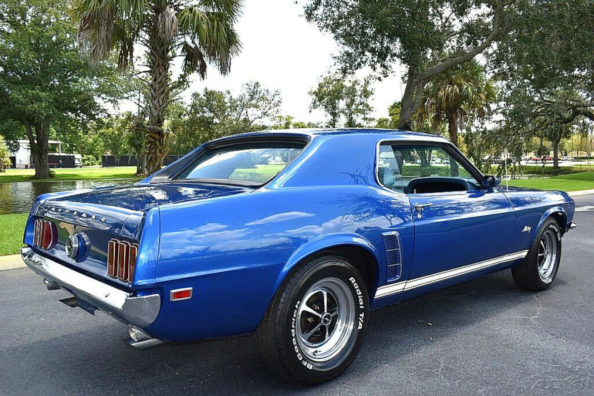 1969 Ford Mustang One Family Owned 302ci V8 - photo 8