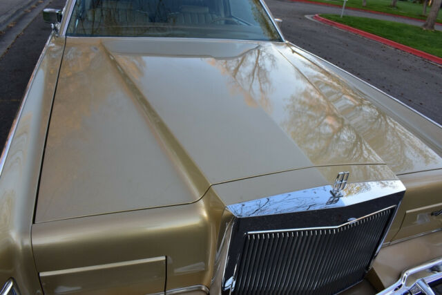 1979 Lincoln Continental Town Coupe - photo 2