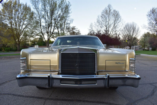 1979 Lincoln Continental Town Coupe - photo 4