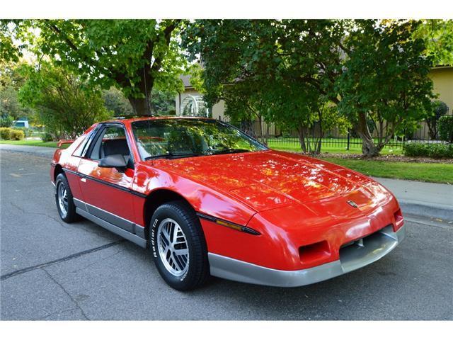 1985 Pontiac Fiero GT - photo 2