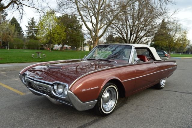 1962 Ford Thunderbird Convertible - photo 12