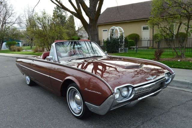 1962 Ford Thunderbird Convertible - photo 2