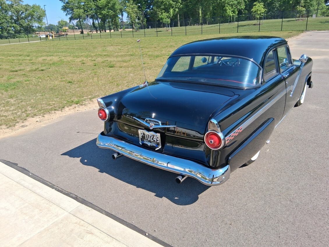1955 Ford Fairlane - photo 3