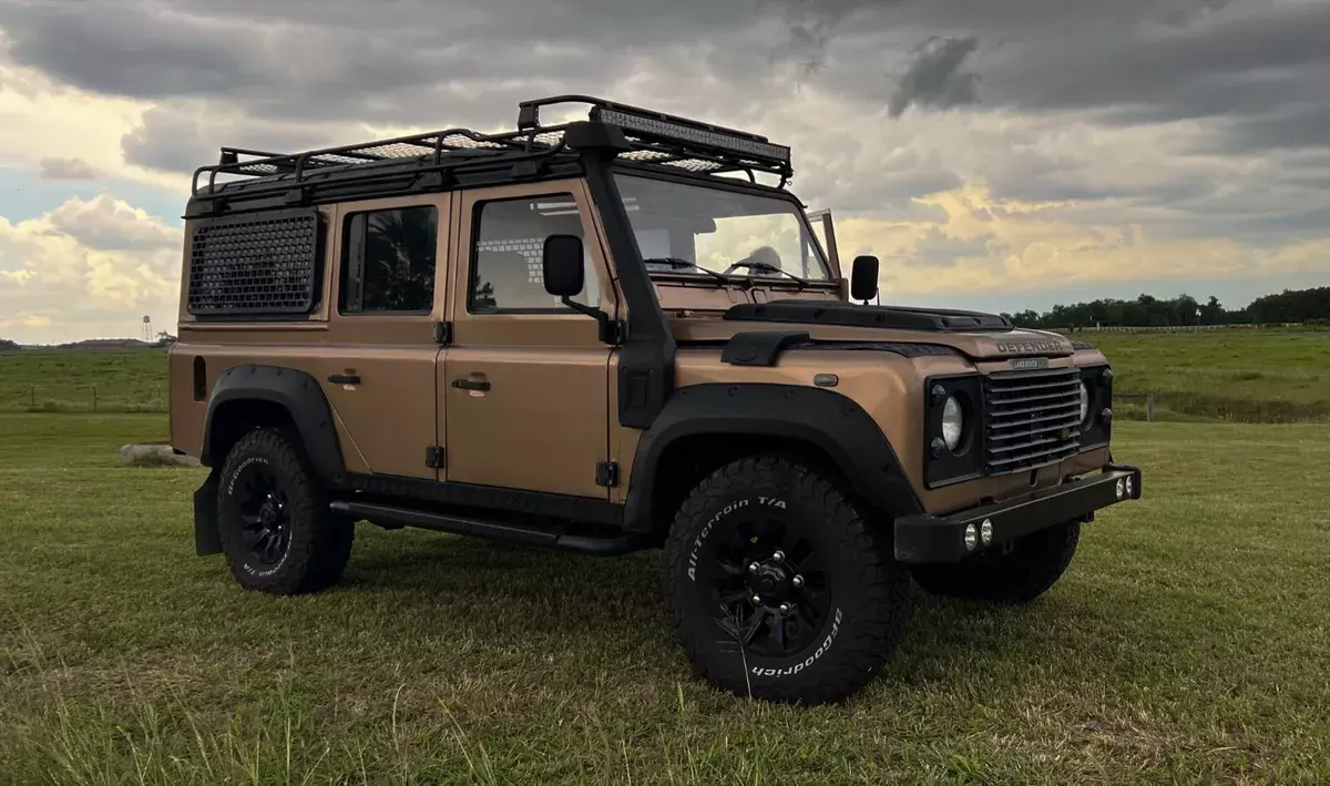 Beautifully Done 1988 Land Rover Defender 110 1988 Land Rover Defender 110