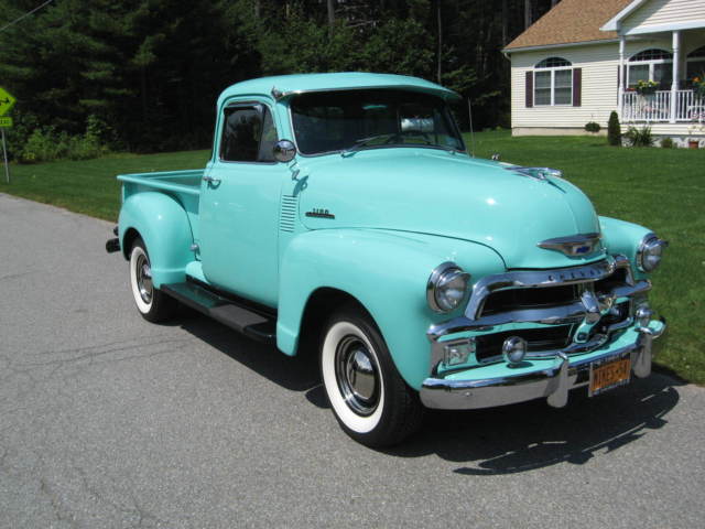 Beautifully restored 1954 Chevy 3100 Series Pickup loaded with accessories Nice! 1954 Chevrolet Other Pickups Deluxe