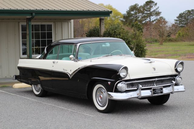 1955 Ford Fairlane Victoria - photo 3
