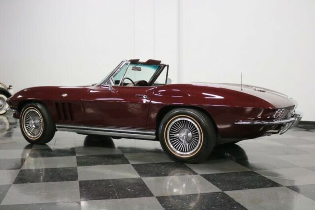 1965 Chevrolet Corvette Convertible - photo 9