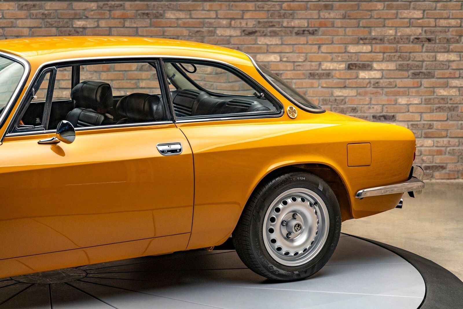 1971 Alfa Romeo GTV 1750 - photo 12