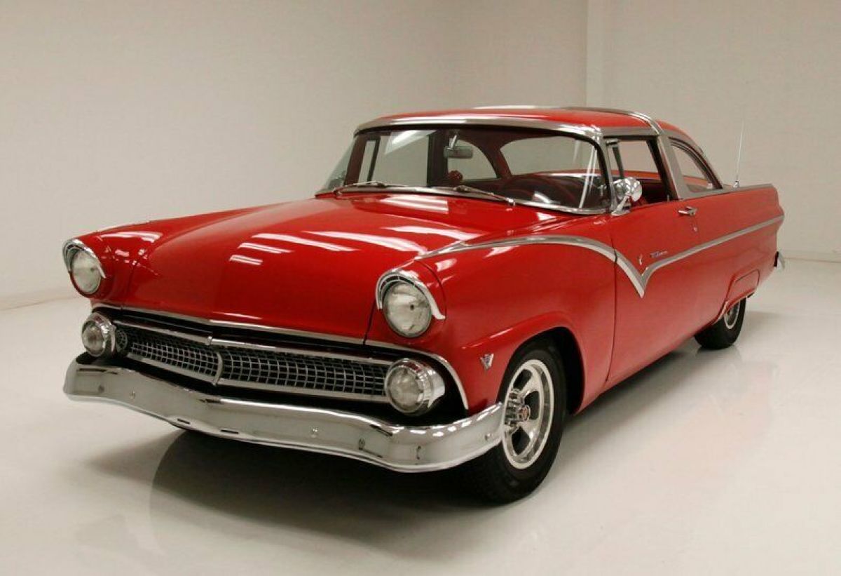 Beautifully Restored Interior/292ci V8 312 Heads/Cool Cruiser 1955 Ford Fairlane