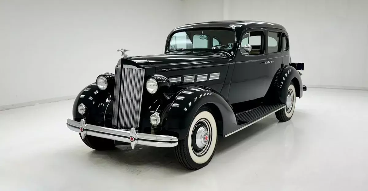 Beautifully Restored/282ci I8/Rust Free/Deep Black Paint/Classic Packard Quality 1937 Packard Eight 120-C Sedan
