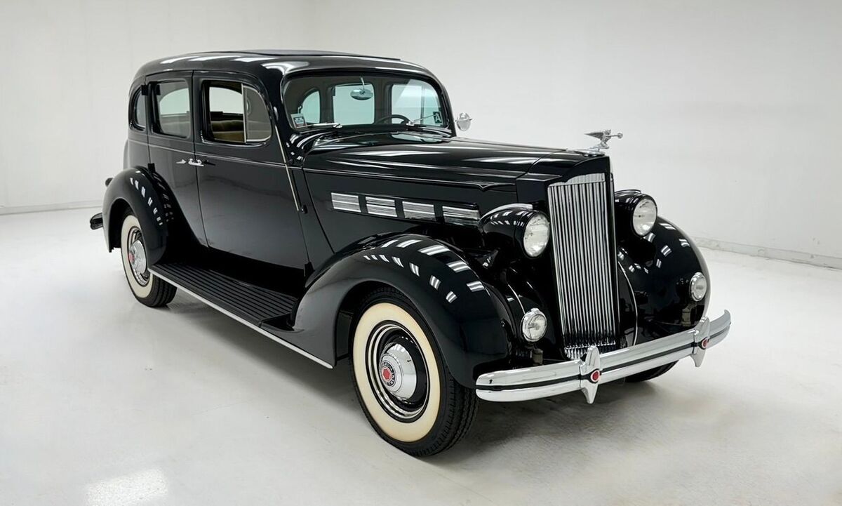 1937 Packard Eight 120-C Sedan - photo 7