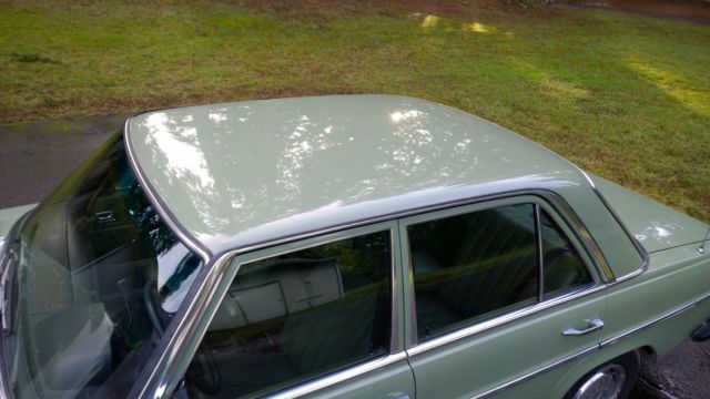1975 Mercedes-Benz 200-Series - photo 5
