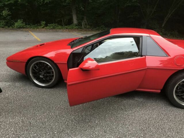 1984 Pontiac Fiero Beauty and Power Classic - photo 6