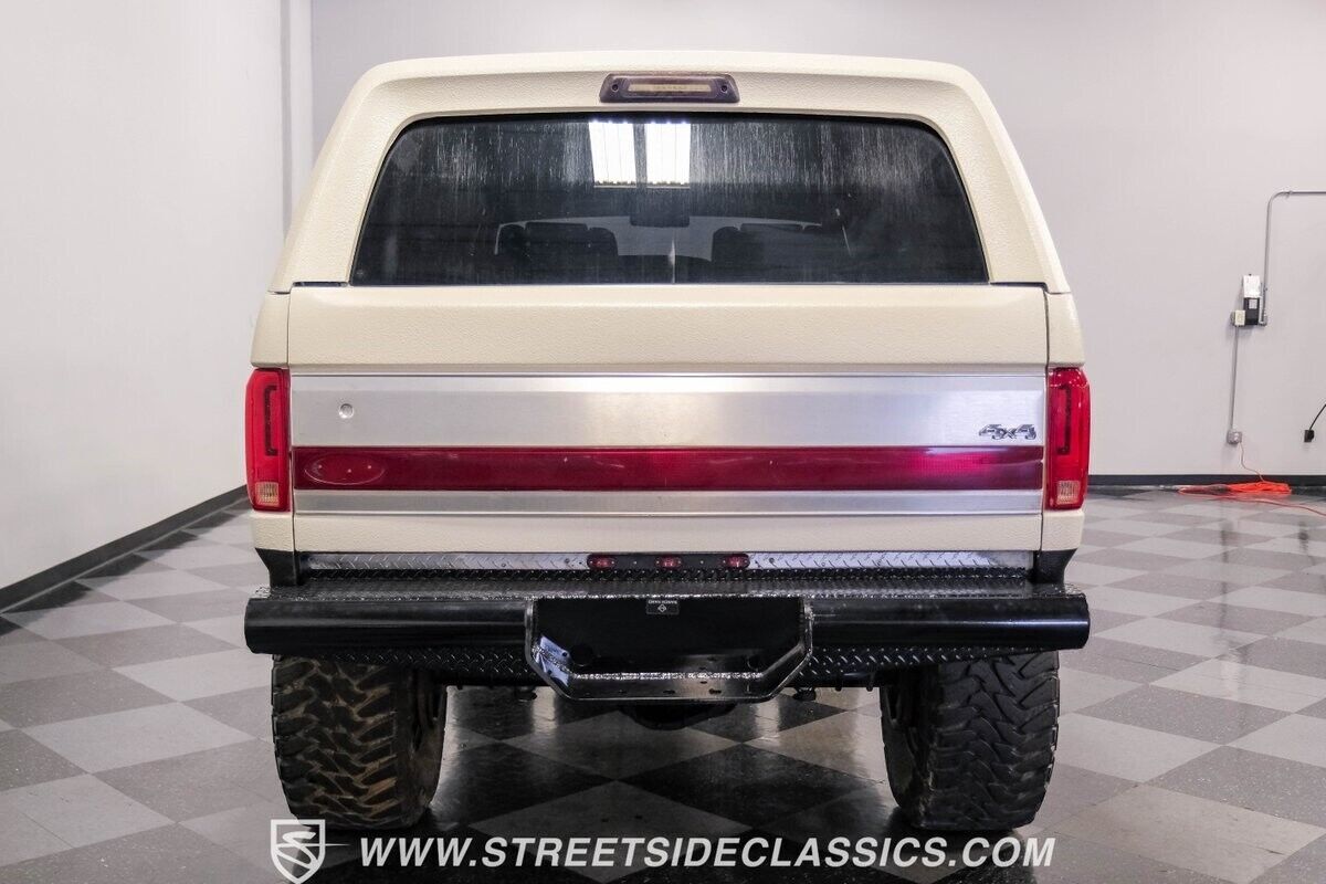 1991 Ford Bronco Centurion C350 4X4 - photo 11