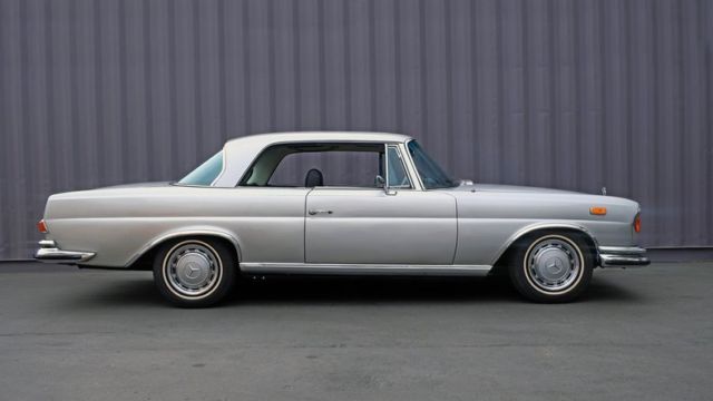 1971 Mercedes-Benz 280SE 3.5 Coupe - Type W111 - Silver/Black - 3.5L V8 - A/C - photo 8