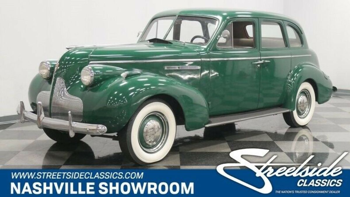 1940 Buick Series 80 Limited Touring Sedan