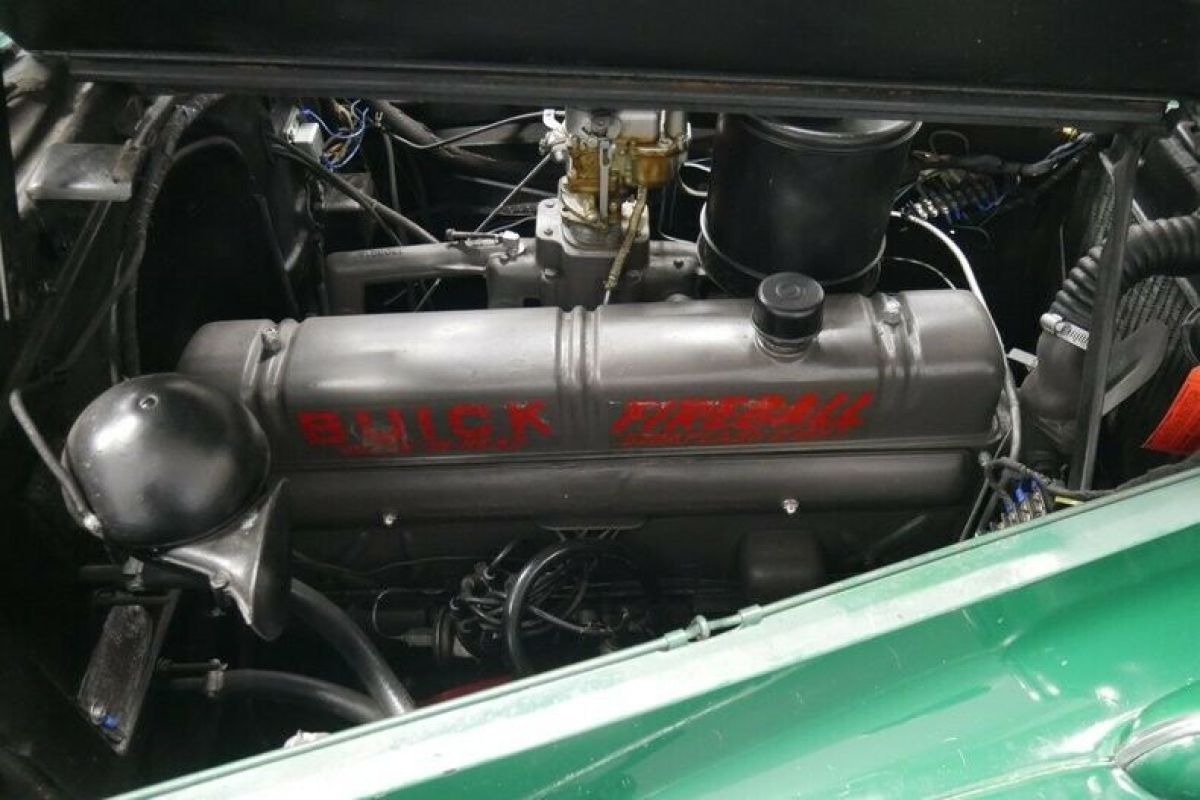 1940 Buick Series 80 Limited Touring Sedan - photo 4