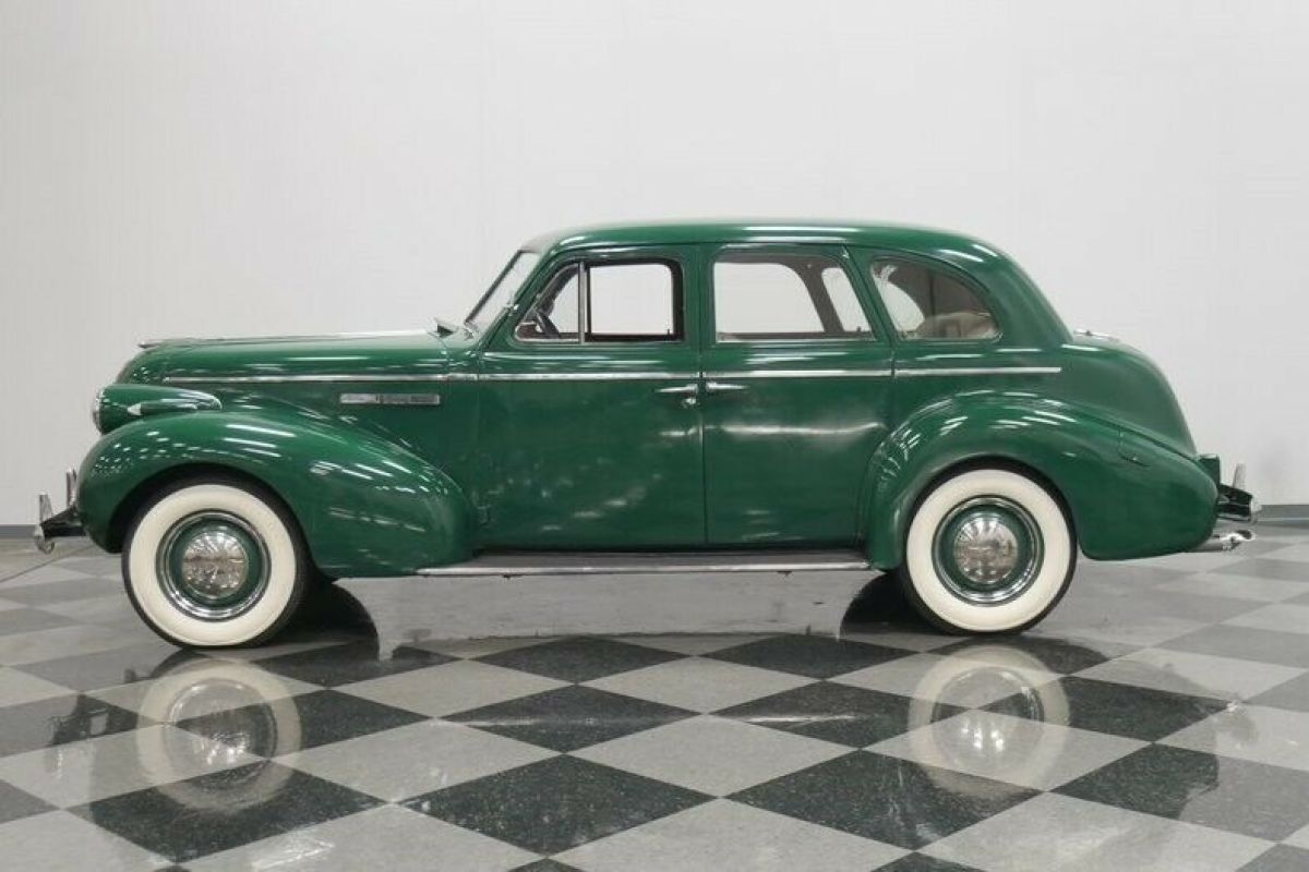 1940 Buick Series 80 Limited Touring Sedan - photo 8