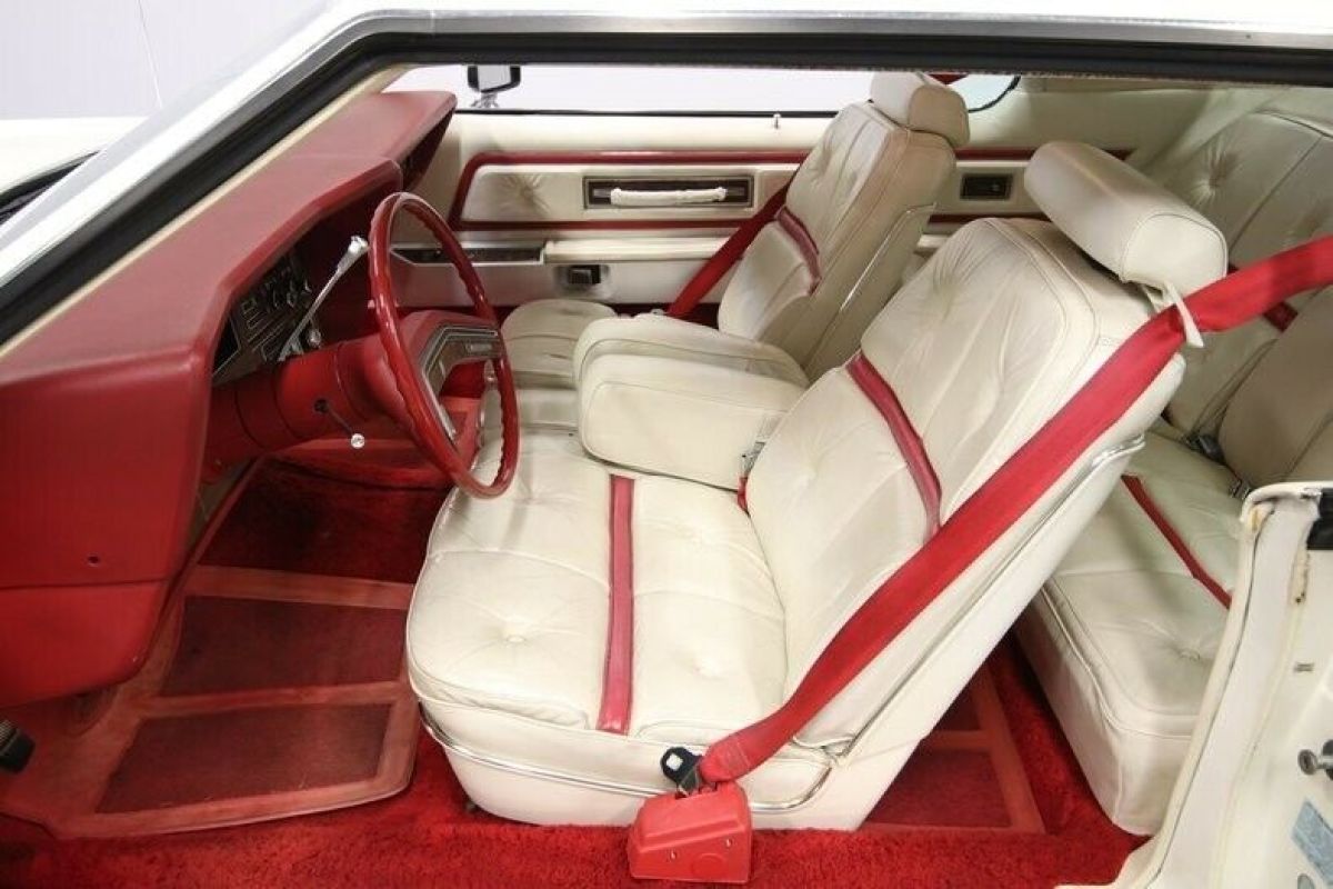 1976 Lincoln Continental Mark IV Lipstick Edition - photo 5