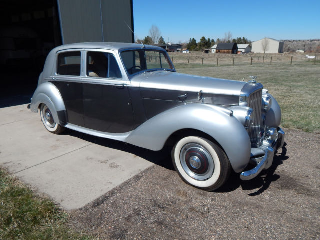 Bentley 1951 Mark VI with Leather Interior & Sun Roof 1951 Bentley Mark VI