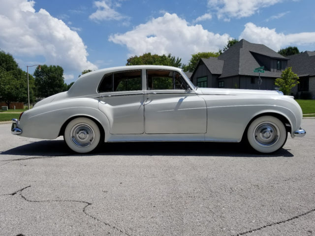 1956 Bentley S1 Series Saloon Limo - photo 2