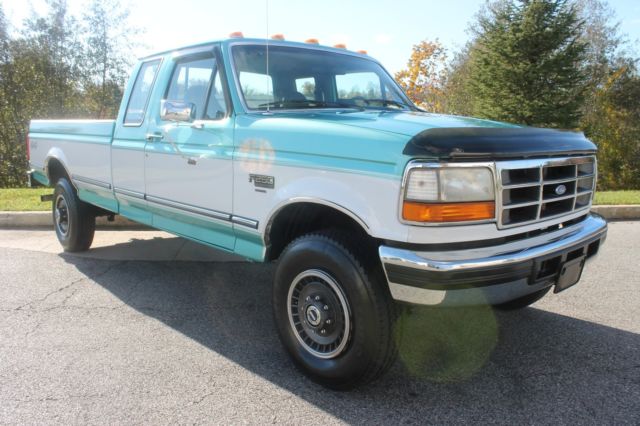 1994 Ford F-250 NO RESERVE 124,100 SUPER CLEAN LOW MILES 7.3L 4X4 - photo 2