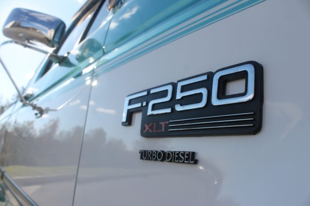 1994 Ford F-250 NO RESERVE 124,100 SUPER CLEAN LOW MILES 7.3L 4X4 - photo 3