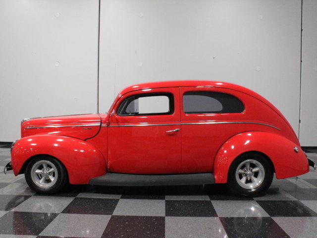 1940 Ford Sedan Deluxe - photo 2