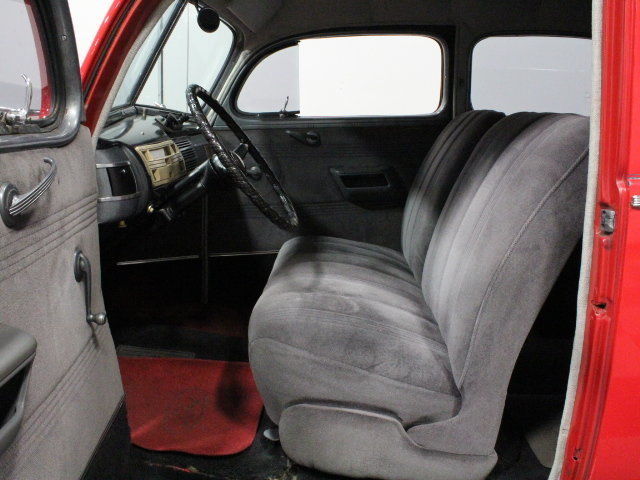 1940 Ford Sedan Deluxe - photo 3