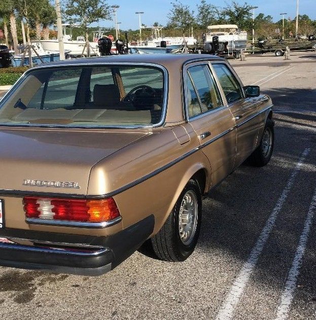 1985 Mercedes-Benz 300-Series 300D Turbo - photo 4