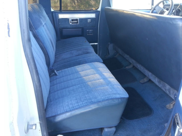 1986 Chevrolet Suburban SILVERADO C10 - photo 4