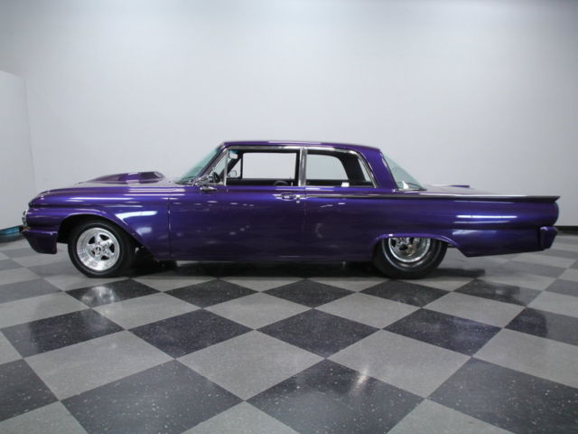 1961 Ford Fairlane 500 - photo 2