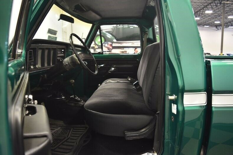 1978 Ford F-150 Custom 4X4 - photo 5