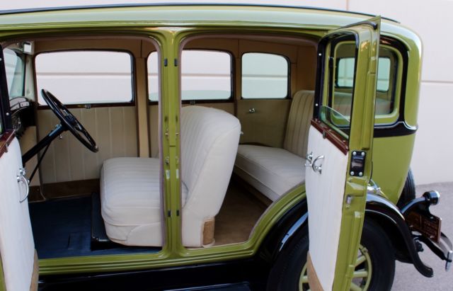 1930 Dodge DD New Sedan Suicide Doors Pickup - photo 3
