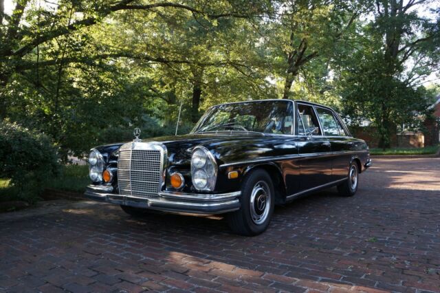 1973 Mercedes-Benz 200-Series - photo 6
