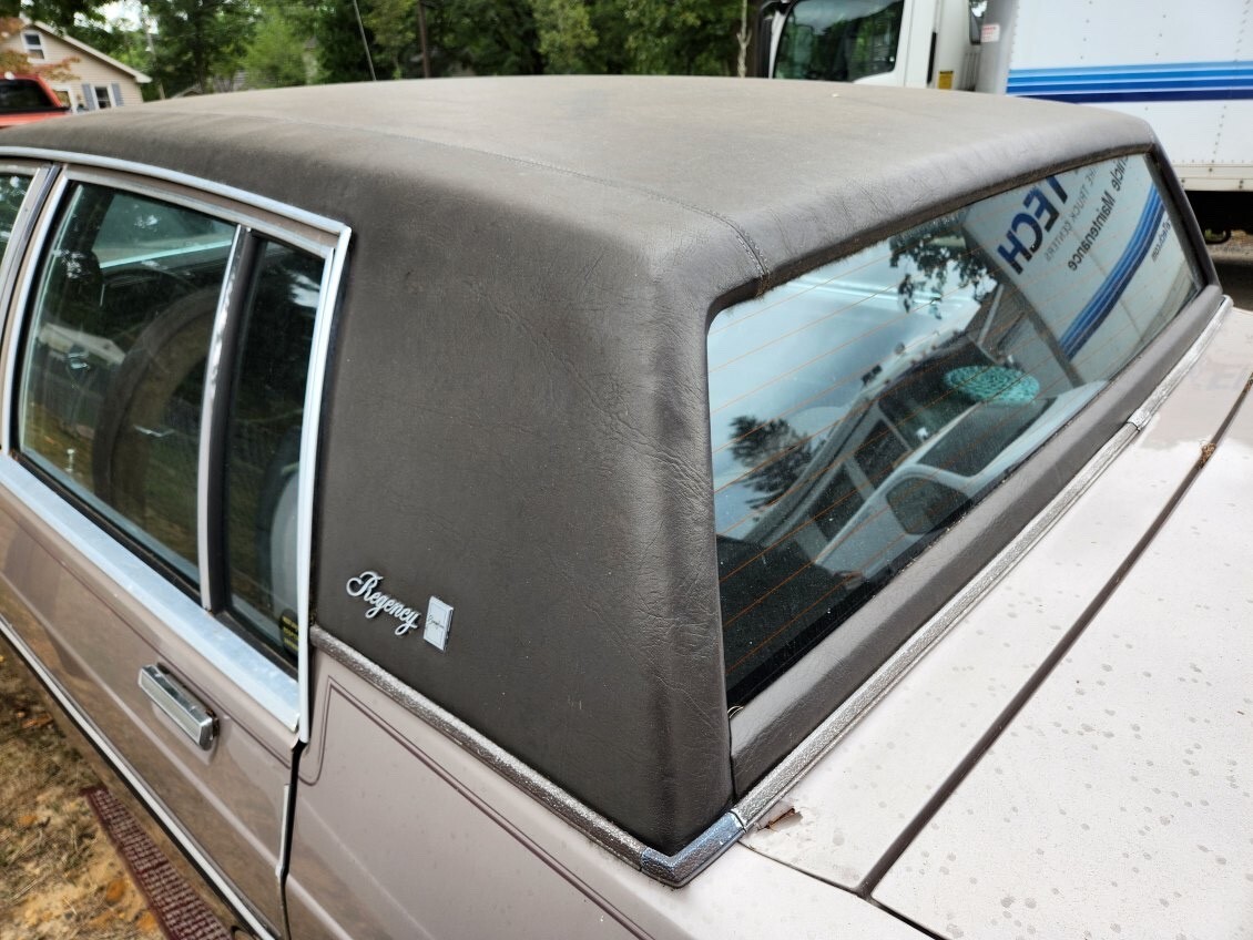 1983 Oldsmobile Ninety-Eight Regency - photo 4