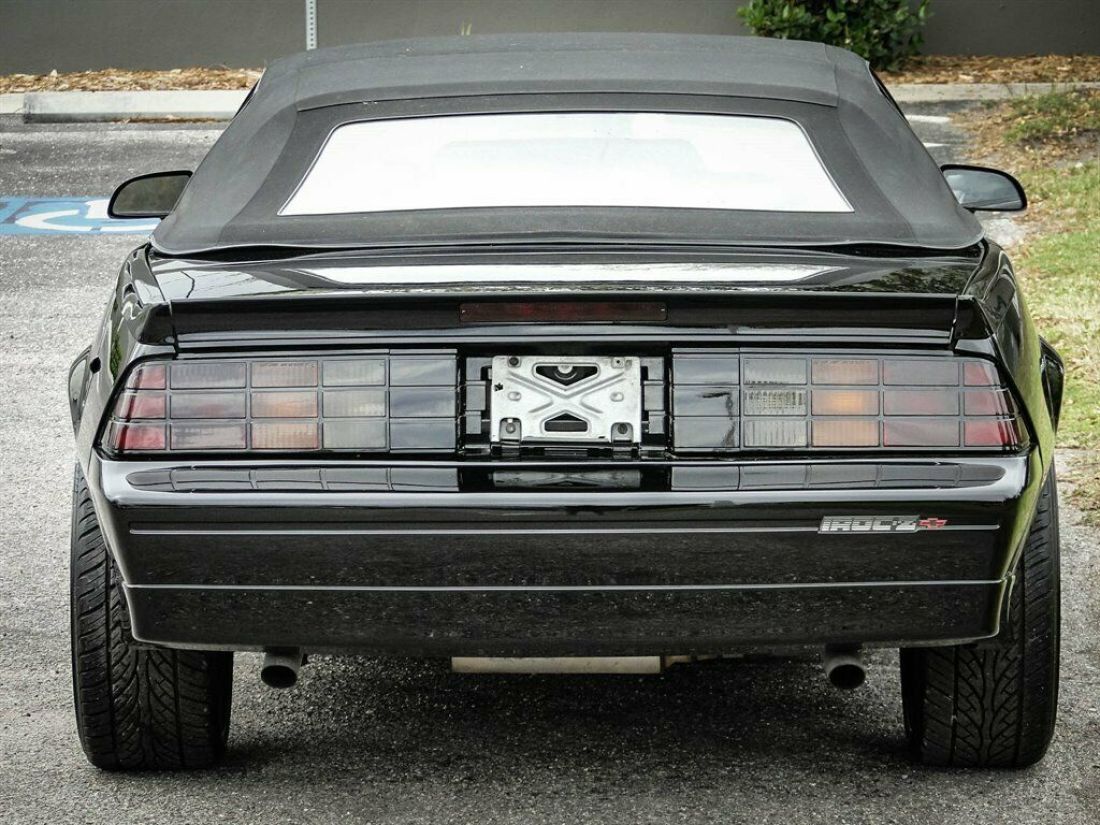 1988 Chevrolet Camaro Iroc Z28 - photo 10
